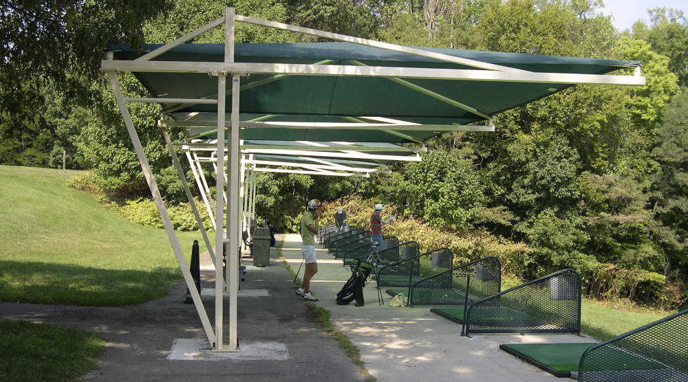 Mái che sân đánh golf